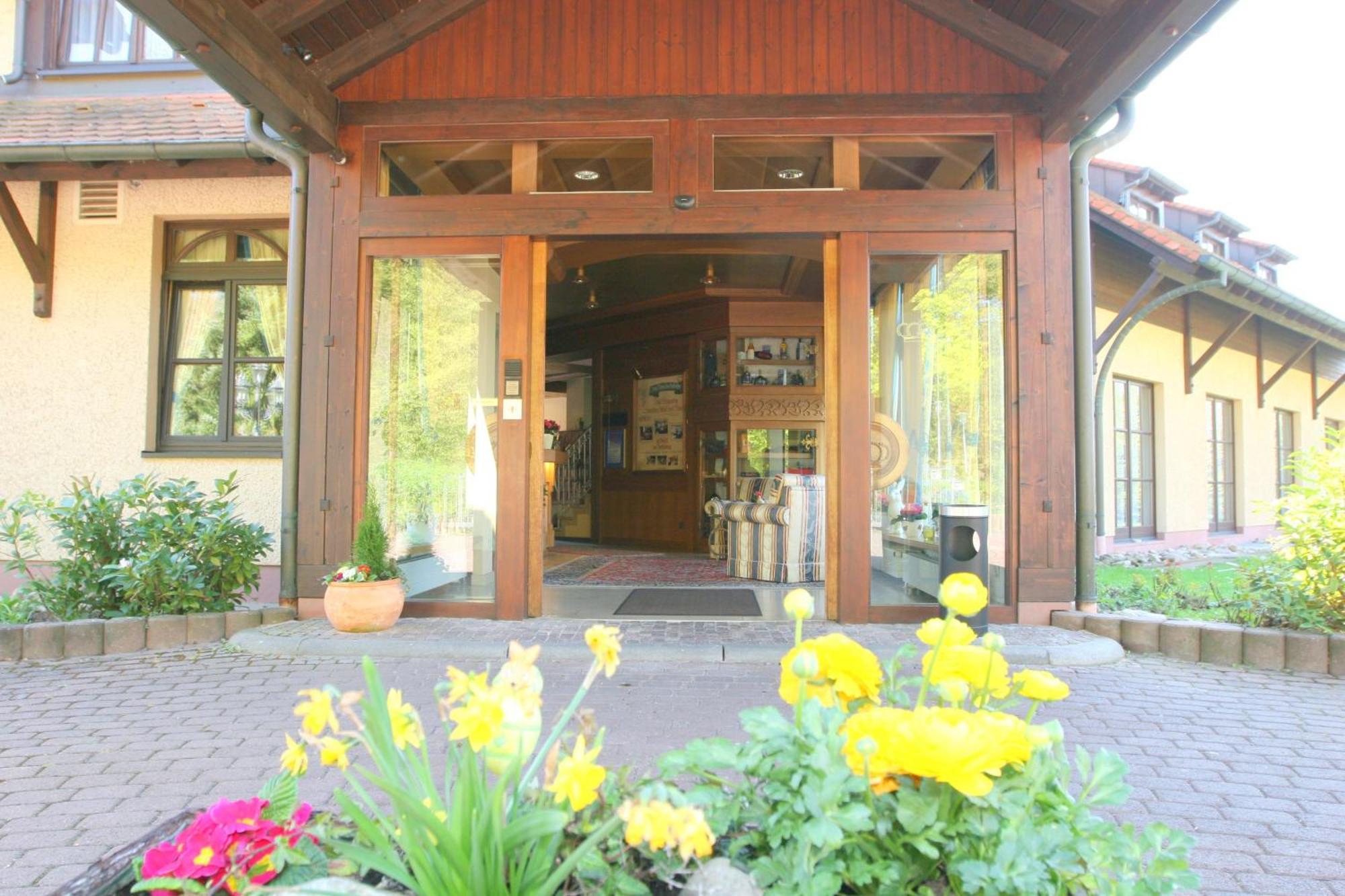Krone Am Park - Gaestehaus Des Hotel Krone 알제나우인운터프랑켄 외부 사진