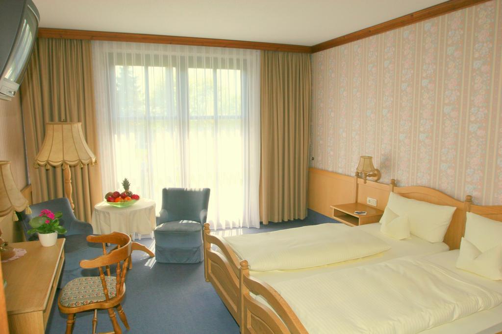 Krone Am Park - Gaestehaus Des Hotel Krone 알제나우인운터프랑켄 외부 사진